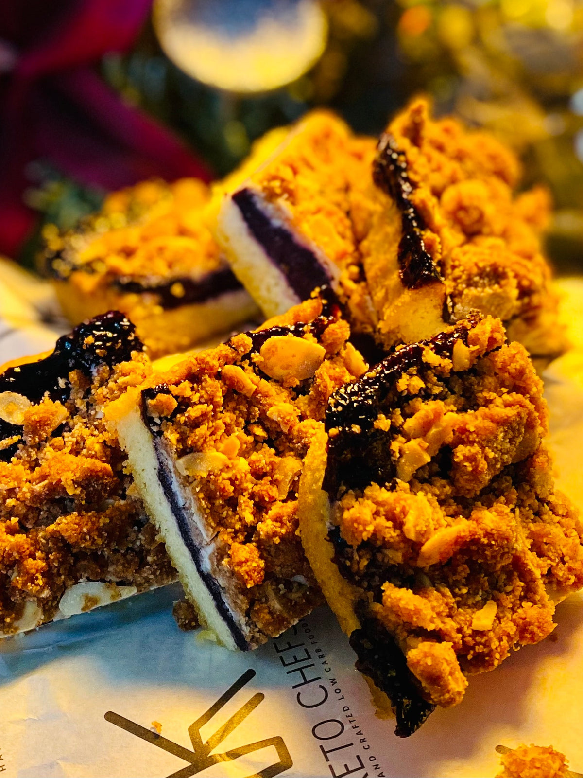 Blackberry Tray Bake Topped with Flaked Almond & Cinnamon Crumble 6/8 Portions (FREEZER FRIENDLY) 500g